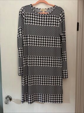 Michael Kors Black and White Houndstooth Long Sleeve Dress